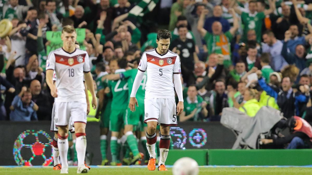 Mats Hummels and Toni Kroos disappointed after allowing a goal against Ireland